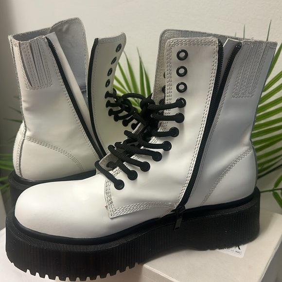 Jeffrey Campbell Platform Sopas Lugged Lave Up boots, worn once.Women size : 8.5 - Picture 5 of 10